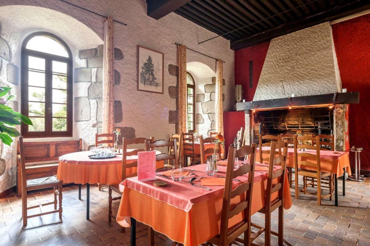 Domaine Le Prieure Hotel Chaumont-le-Bourg Buitenkant foto