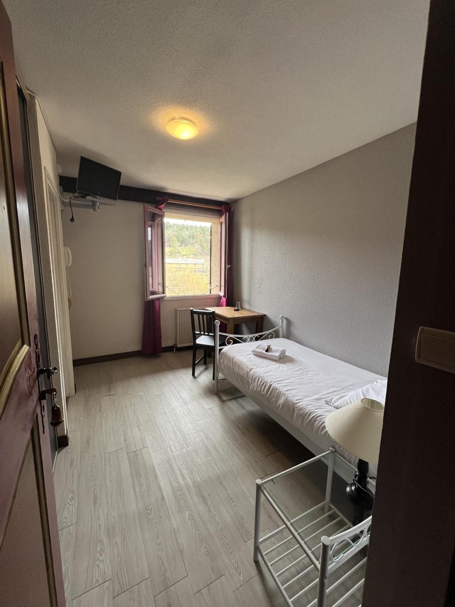 Domaine Le Prieure Hotel Chaumont-le-Bourg Kamer foto